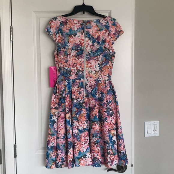 NWT Betsey Johnson Floral Dress - Picture 2 of 5